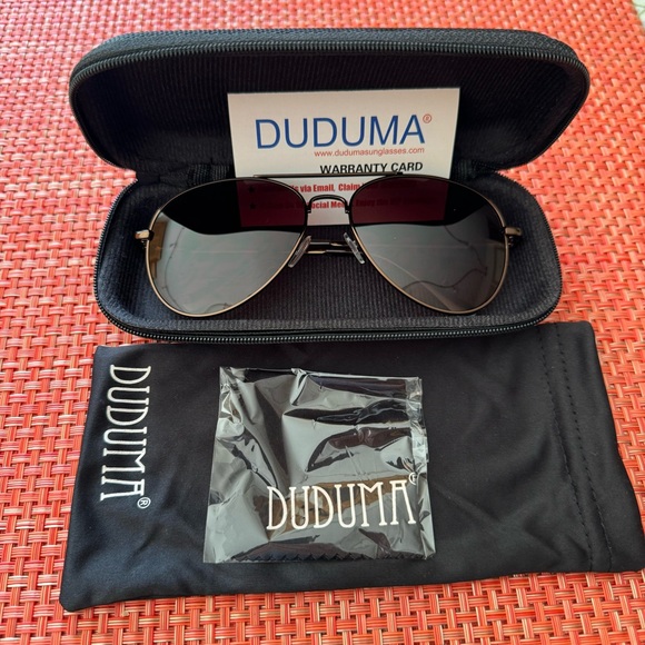 DUDUMA Other - DUDUMA. NIB. Unisex Aviator Sunglasses. Brown lenses and frames.